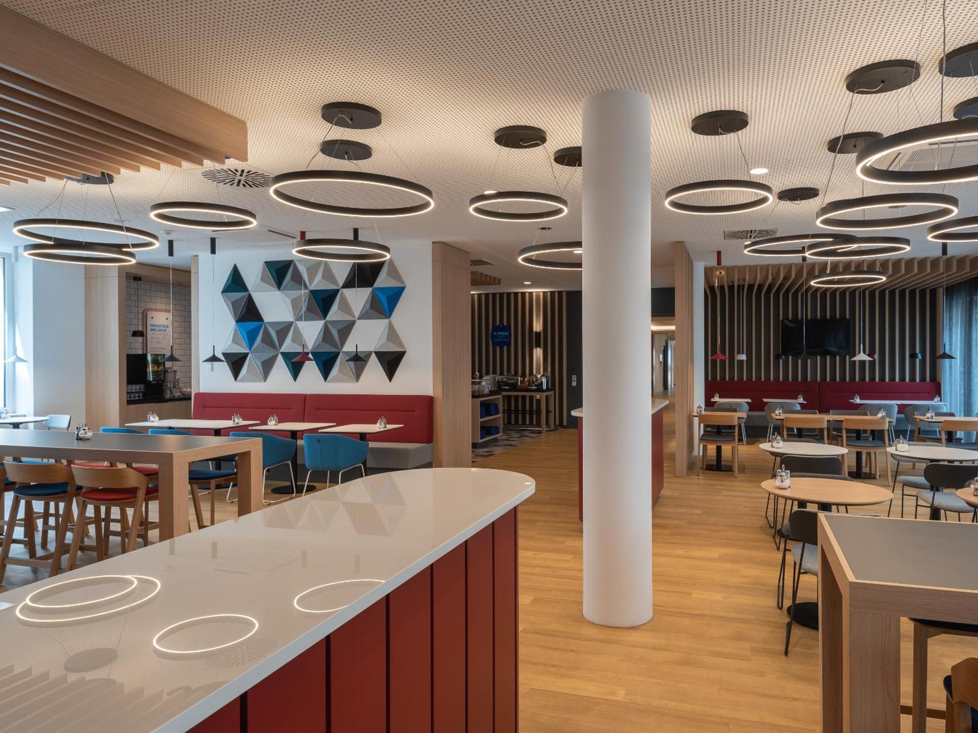 Holiday Inn Express Heilbronn By Ihg Buitenkant foto